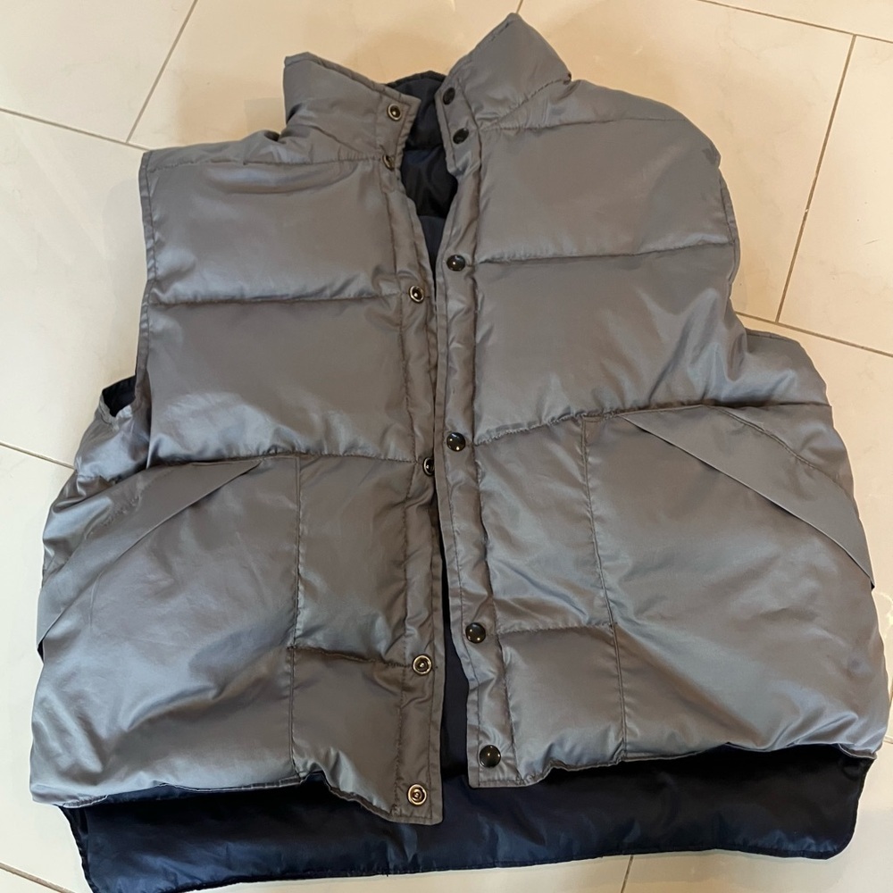 Men's Gray / blue reversible down Puffer Vest. Vintage.  Made in Canada!  EUC!